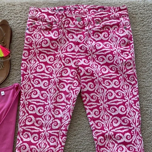 Vineyard Vines Salt Island Tile Print Denim - Picture 2 of 9